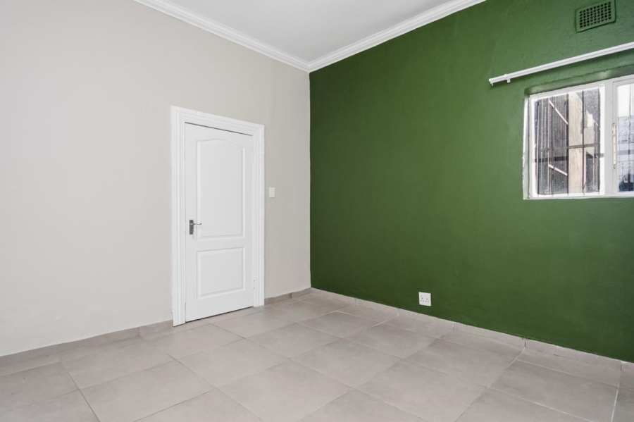 To Let 2 Bedroom Property for Rent in Salt River Western Cape